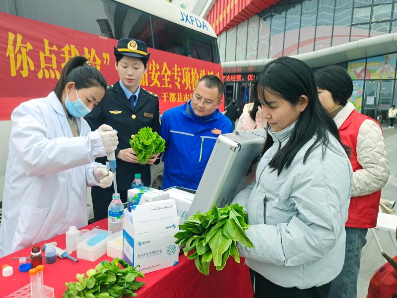 江西于都：你點我檢走進超市_江西于都：你點我檢走進超市 (3).jpg_d855f1d7a26c4ecb932c63c9ecbb9f56.jpg